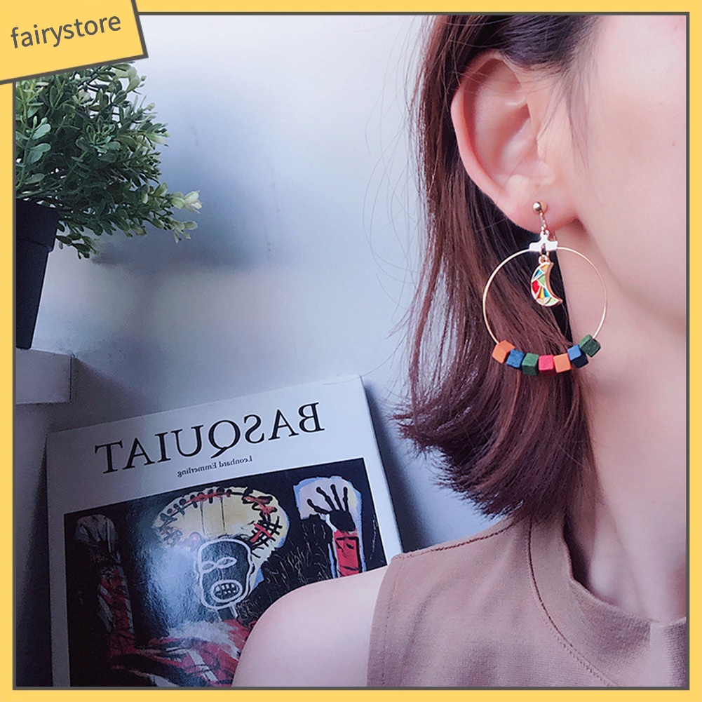 Bông Tai Hình Mặt Trăng Tròn Bằng Gỗ Dành Cho Nữ