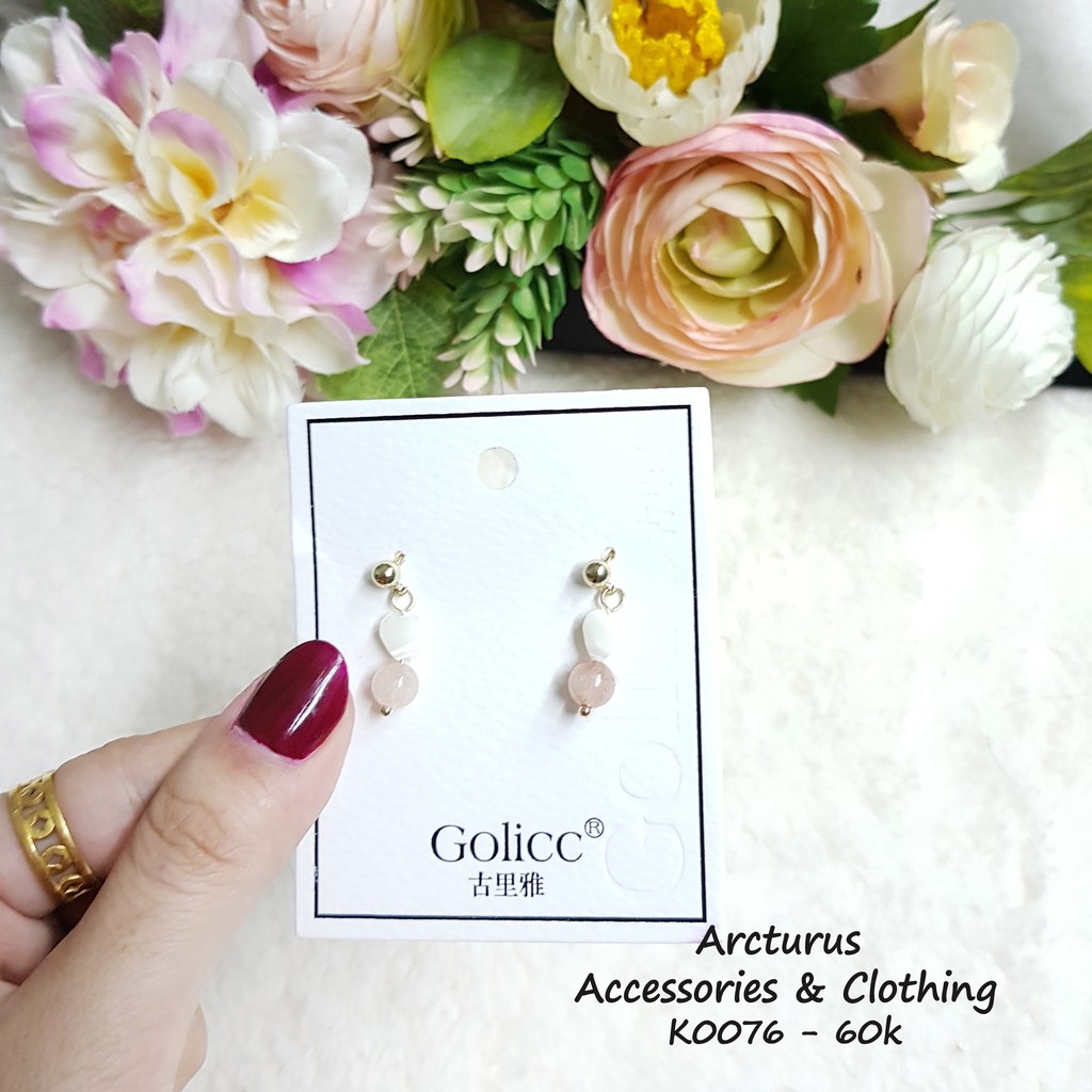 Khuyên tai nữ thời trang