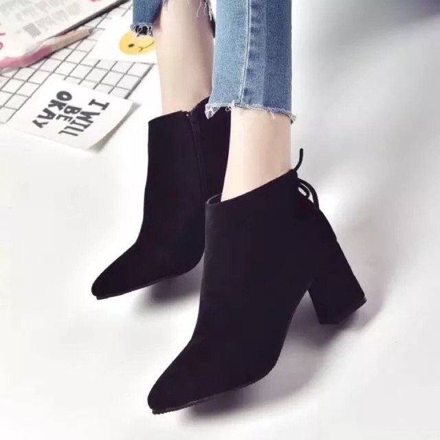 Boot da lộn thắt nơ sau