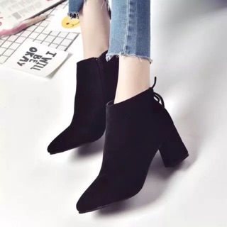 Boot da lộn thắt nơ sau