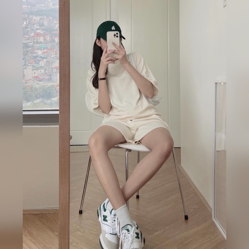 Set đồ dáng rộng gồm áo phông oversize và quần cạp chun thoải mái Aimee closet