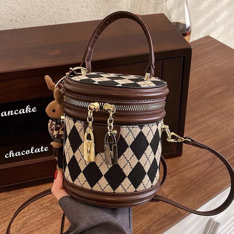 Túi Trống Đeo Chéo Kèm Móc Khoá Thỏ Họa Tiết Kẻ Sọc  Thời Trang Cho Nữ