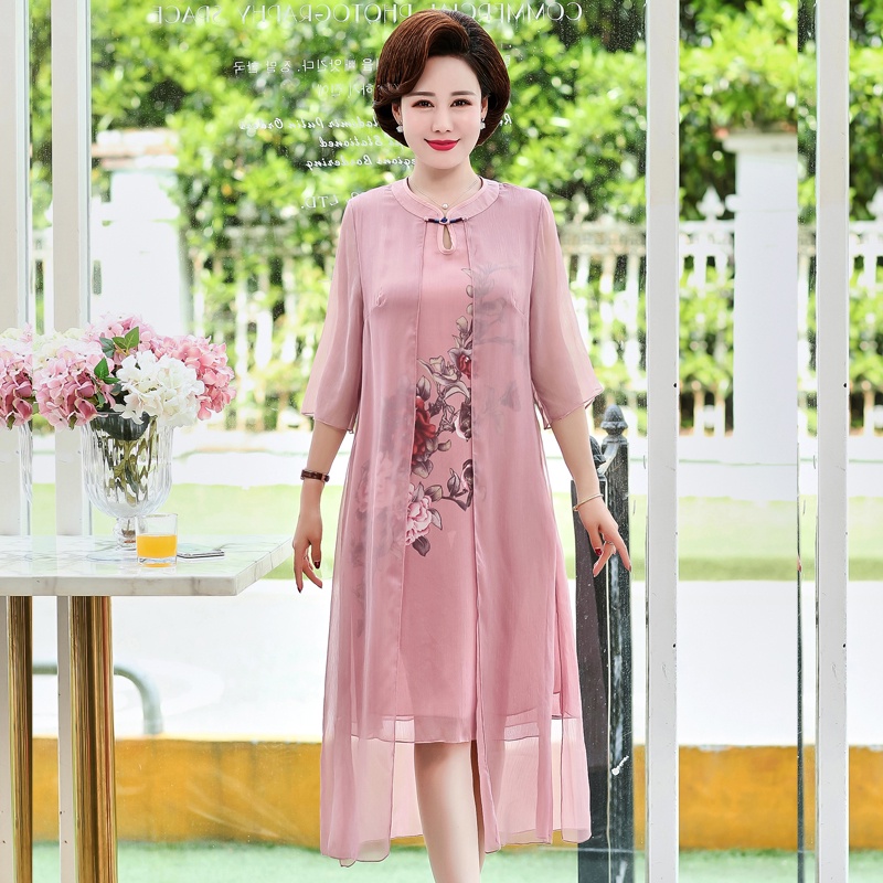 Đầm sườn xám thiết kế mùa xuân 2022 sang trọng cho nữ trung niên