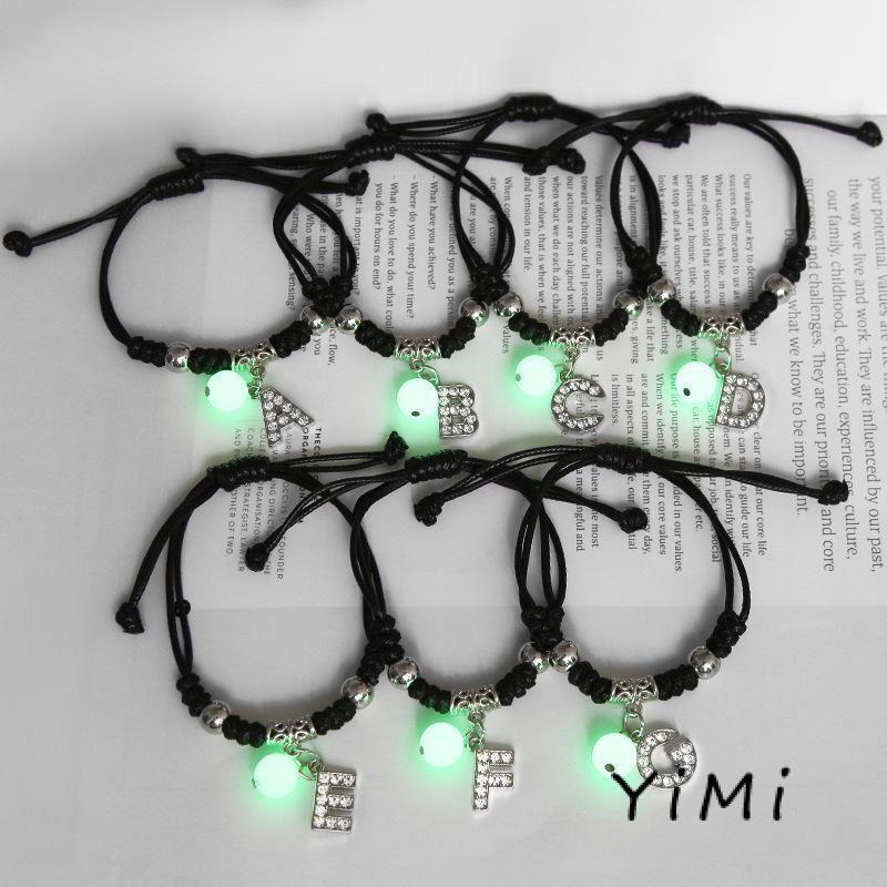 Vòng Tay Dây Bện Mặt 26 Chữ Cái Tiếng Anh Phát Sáng Thời Trang Cho Cặp Đôi