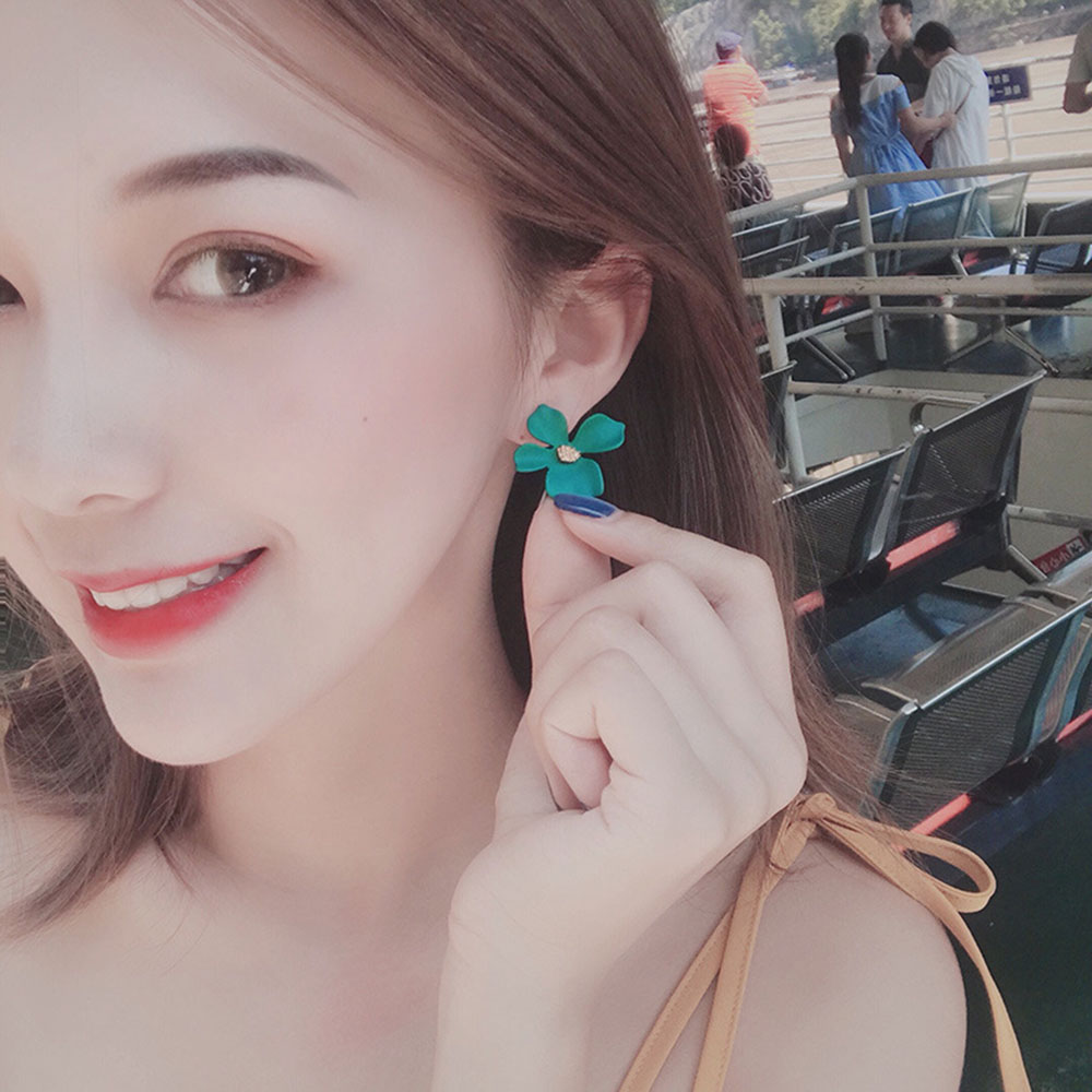 Khuyên Tai Hình Cánh Hoa Phong Cách Hàn Quốc