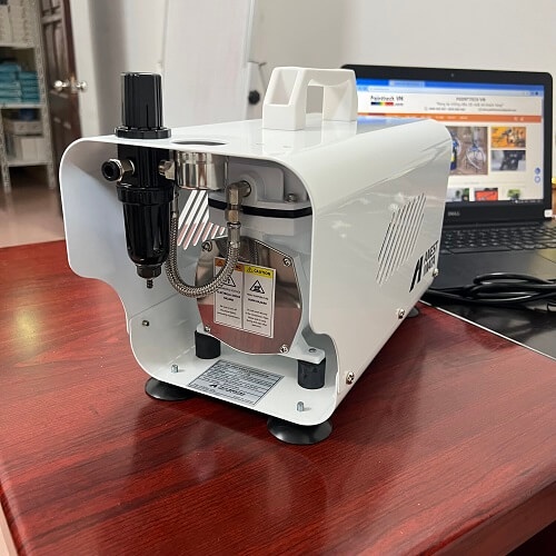 Máy Nén Khí Mini Iwata Model DFC-108 Dùng Cho Airbrush