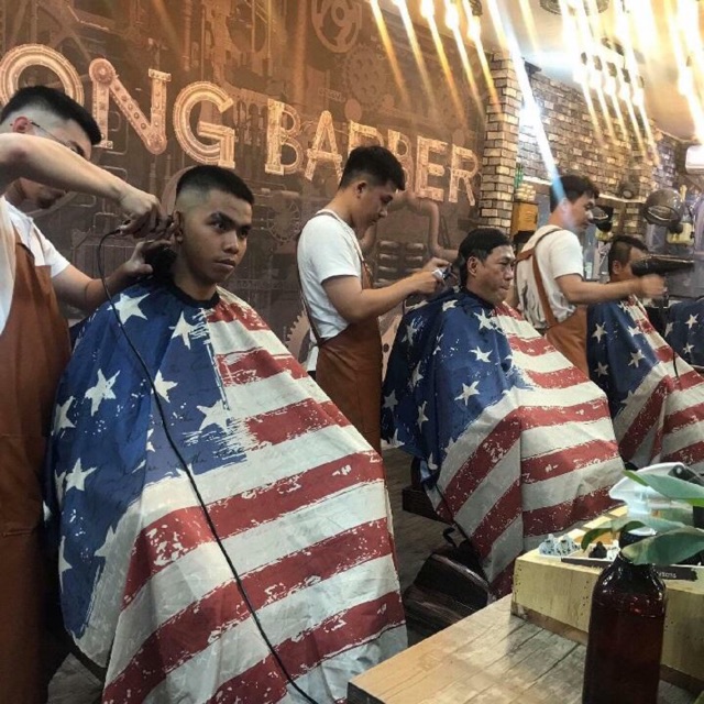 Khăn choàng cắt tóc cờ Mỹ USA cho Barbershop chuyên nghiệp