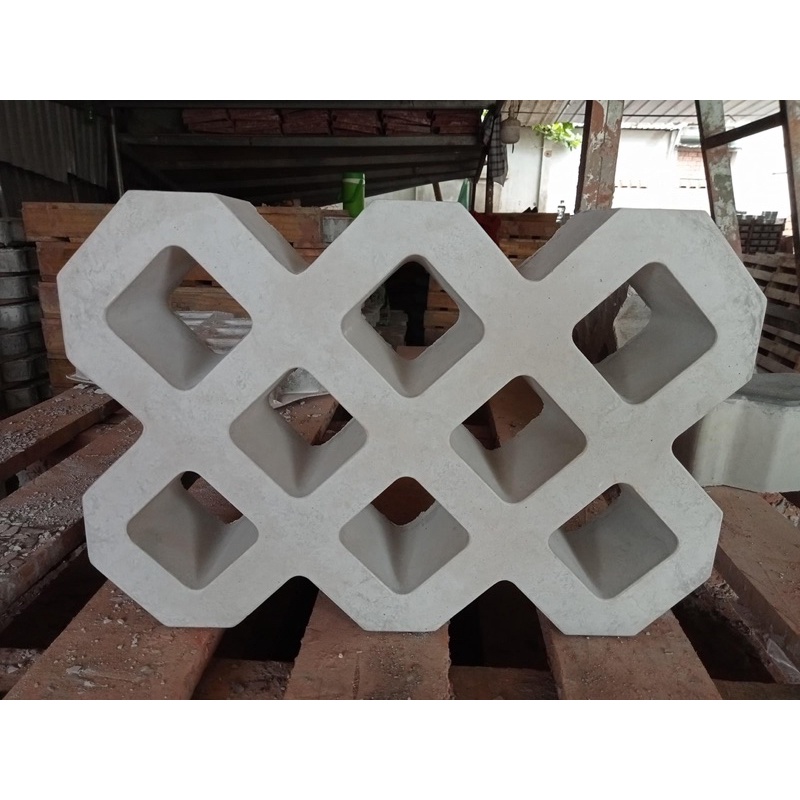 Khuôn đúc gạch bê tông trồng cỏ 8 lỗ giá tại xưởng sản xuất