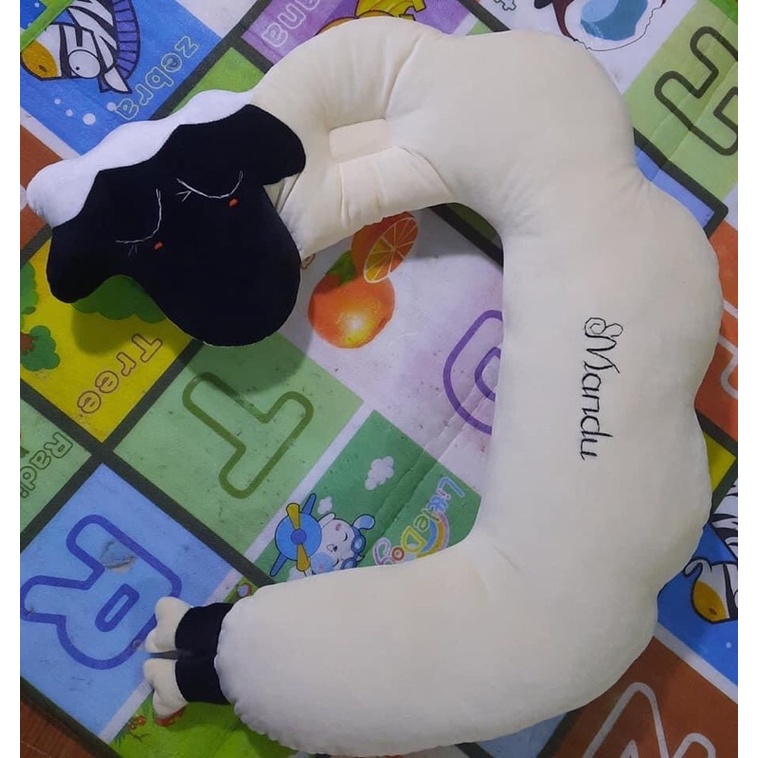 gối cừu đa năng chữ C ngược vải loại 1 bao chất lượng ạ.gối thêu 1 tên bé vd (chíp)cân thêm ib shop ạ