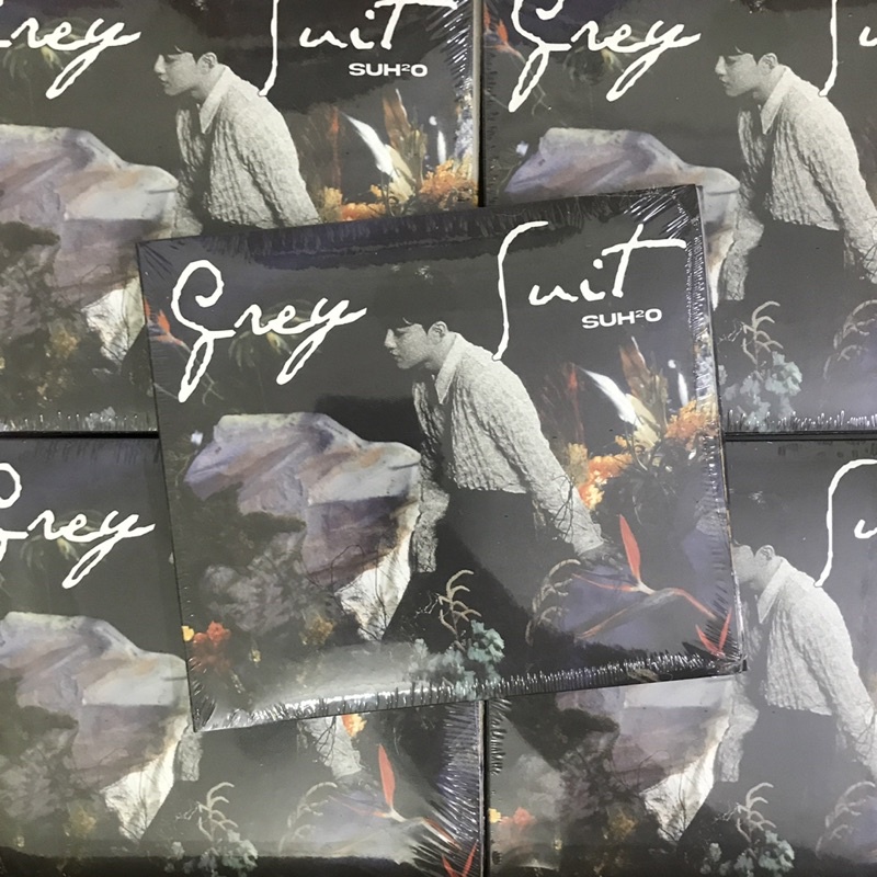 Bộ Giấy Ảnh SUHO - Grey Suit