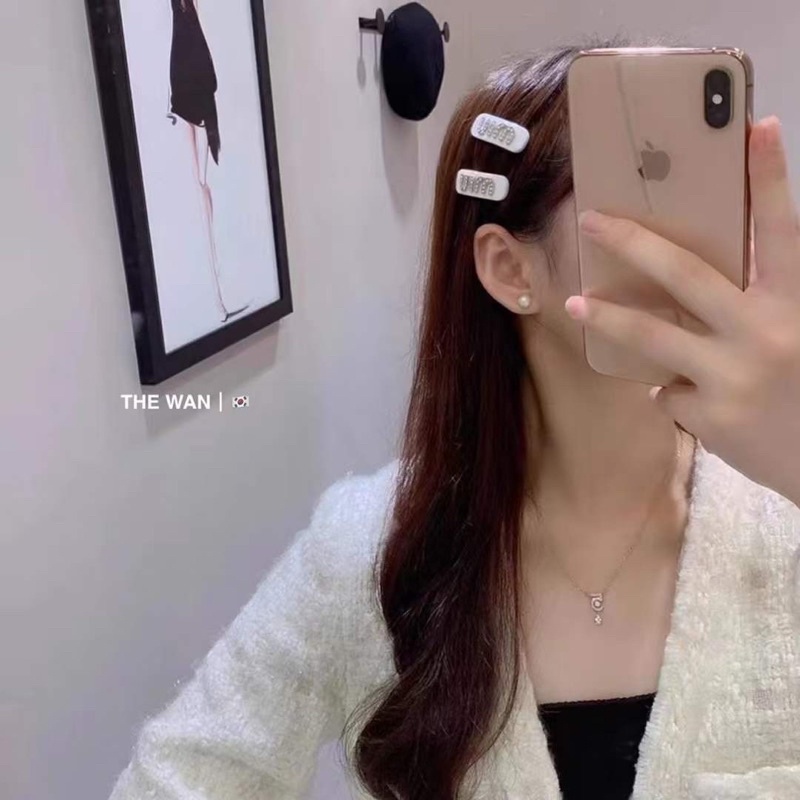 Kẹp tóc miumiu sc cho bạn nữ