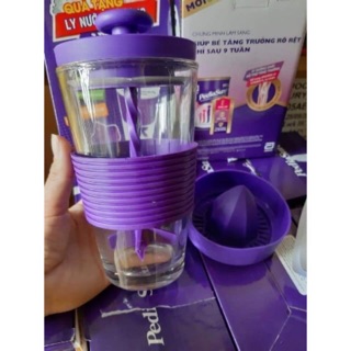 Ly vắt cam Pediasure