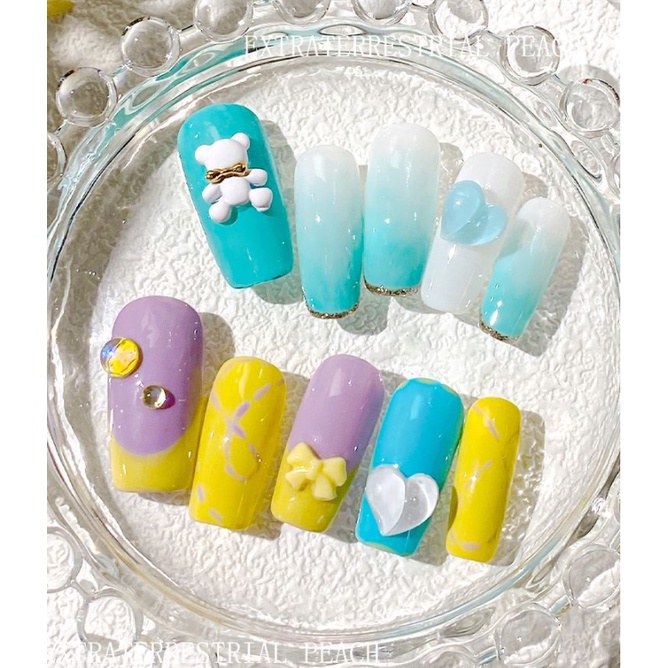 Set charm tim trong, quả đào trong trang trí nail khoảng 15 cái