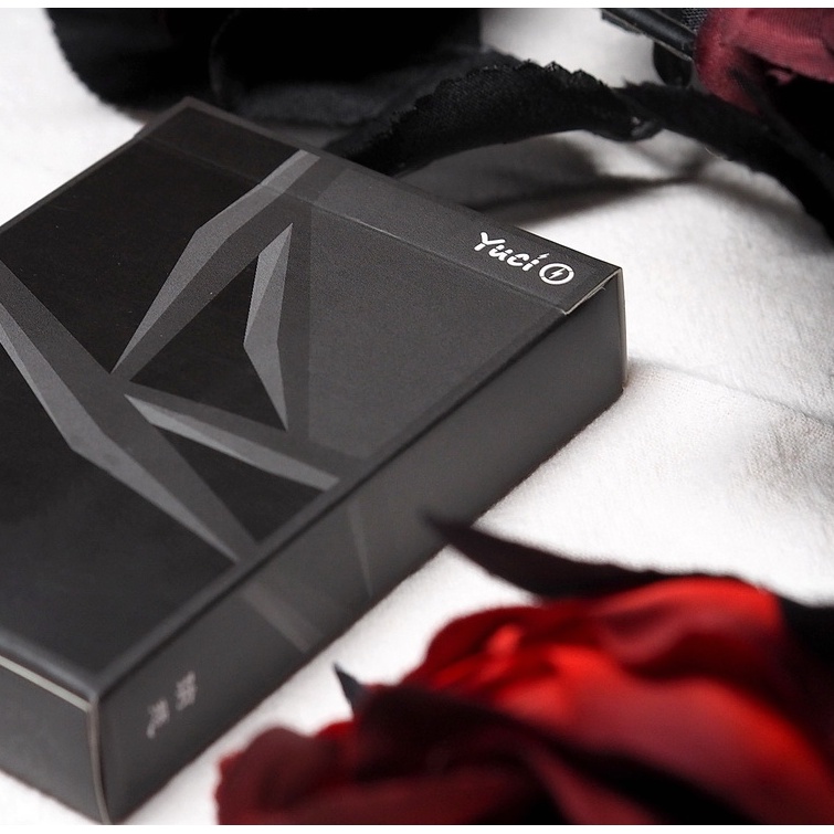 Bộ bài ảo thuật USA: Yuci Black Roses Playing Cards   - bài Mỹ - bài Tây