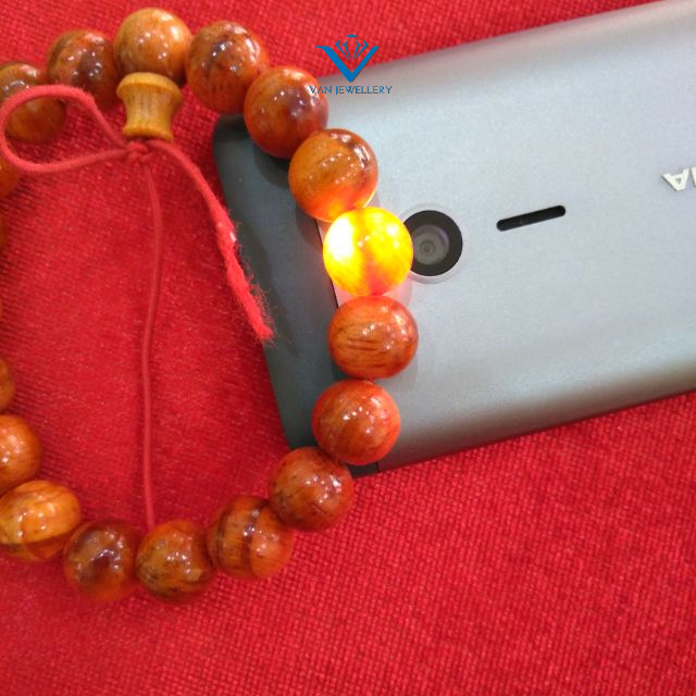 Vòng gỗ huyết long thấu quang đủ size( tặng kèm hộp)_van jw