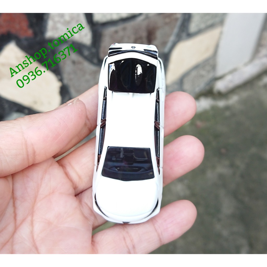 Mô hình xe Toyota màu trắng mở được cốp sau tomica Nhật Bản No76
