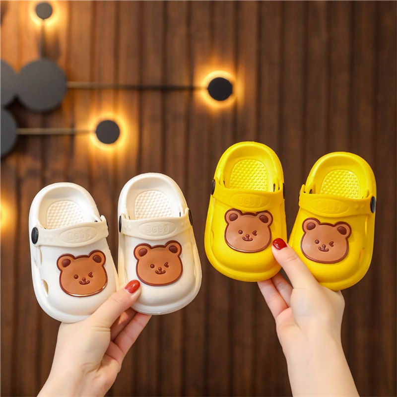 Giày Đi Trong Nhà Đế Mềm Chống Trượt Hình Gấu Xinh Xắn Cho Bé