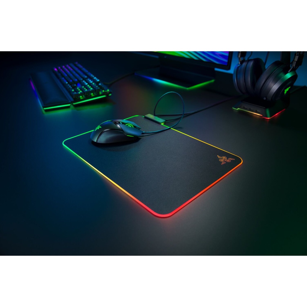 Tấm lót chuột Razer Firefly V2-Hard Mat-Chroma - RZ02-03020100-R3M1 | Chính hãng - Bảo hành 12 tháng