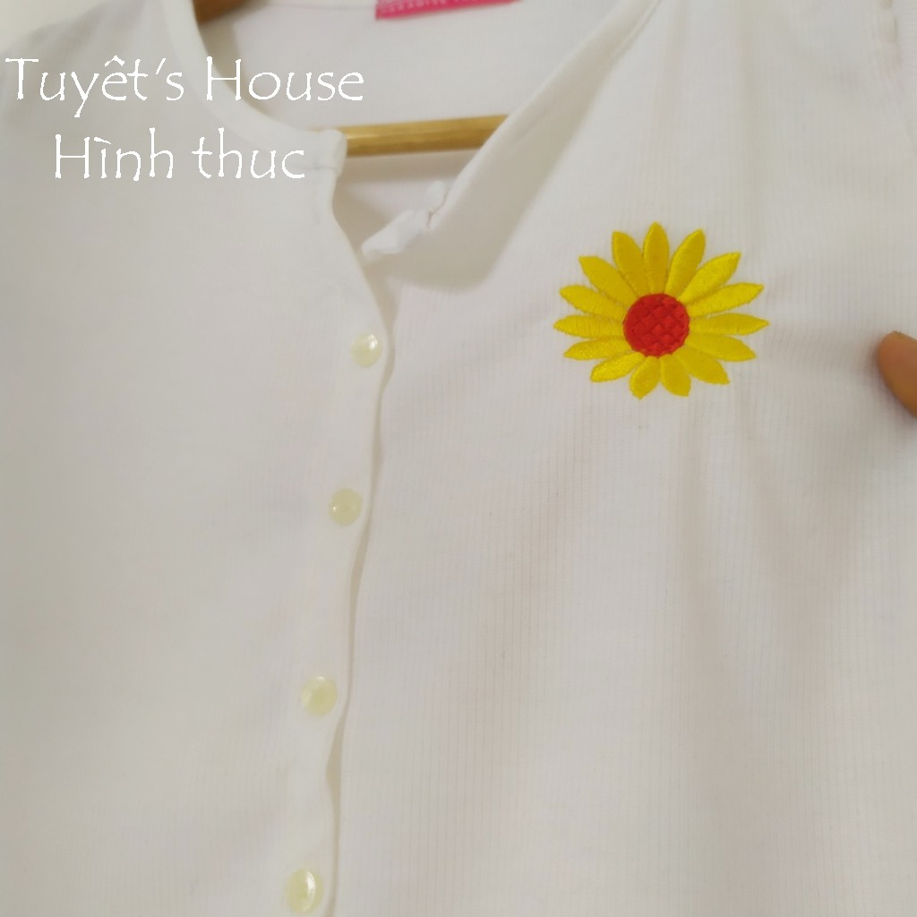 Áo Croptop Nhiều Nút Thêu Hoa Cúc Siêu Xinh | BigBuy360 - bigbuy360.vn