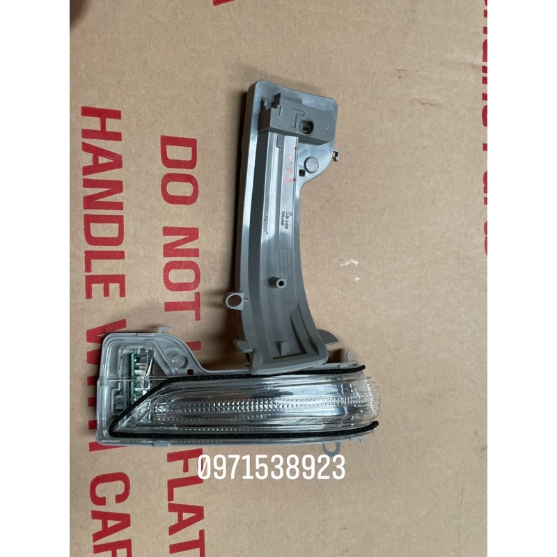 Đèn Xi Nhan Gương Trái, Phải sử dụng trên các dòng xe Toyota Innova, Hilux, Fortuner, Vios, corolla altis, camry, yaris