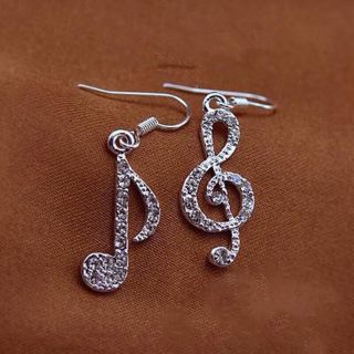 Khuyên tai hình nốt nhạc ₫ính ₫á