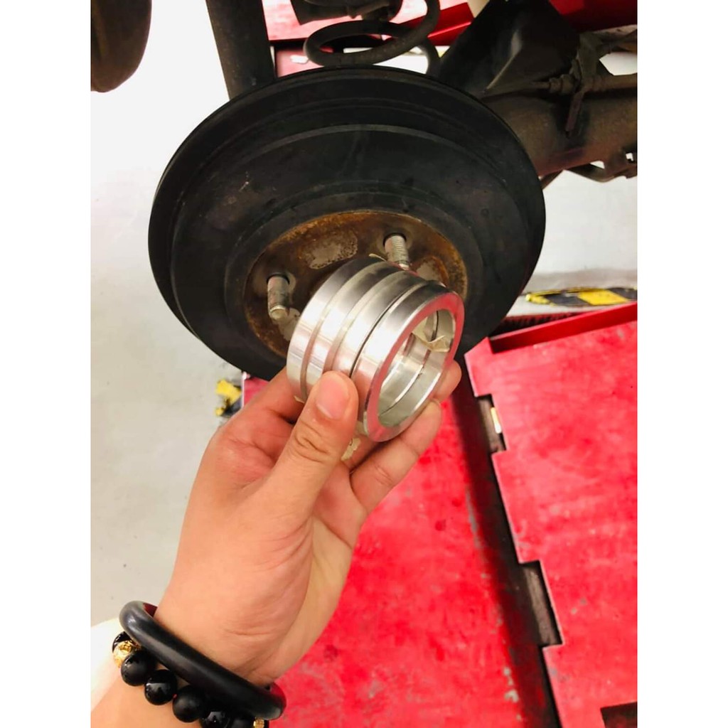 Vòng định tâm chống rung lắc khi độ mâm xe hơi