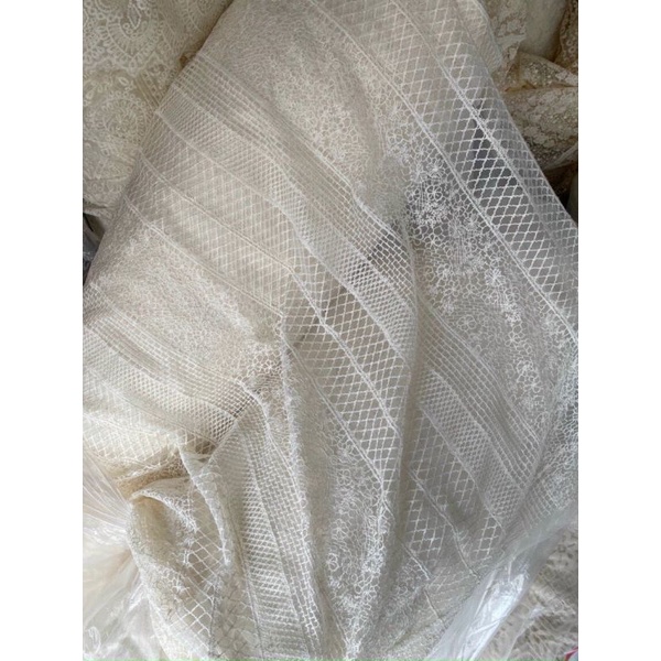 Vải ren chỉ hàng loại 1 2 màu trắng và kem