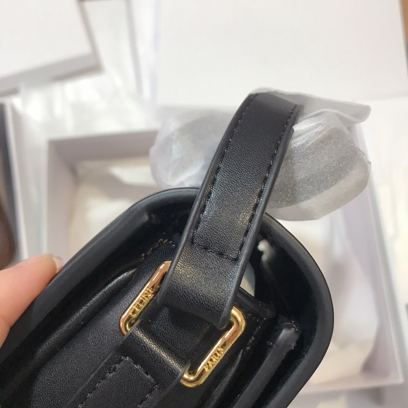 Túi dáng vuông size 19cm fullbox