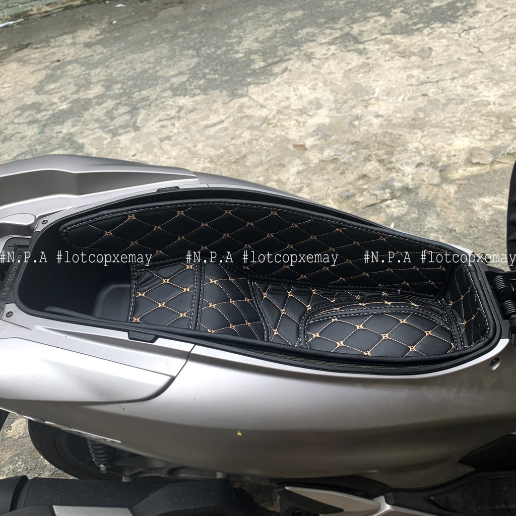 Lót cốp da Honda PCX 2018-2019 CÓ TÚI để giấy tờ.