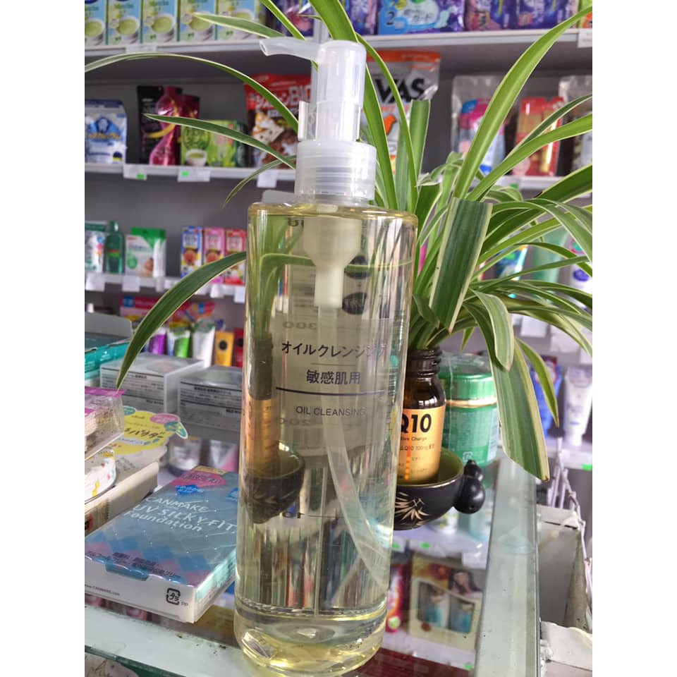 MUJI OIL CLEANSING - DẦU TẨY TRANG DÀNH CHO DA SIÊU NHẠY CẢM