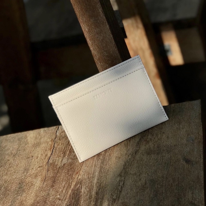 Ví da bò thật đựng thẻ Crush mỏng gọn - Thiết kế chính hãng từ Lemont.