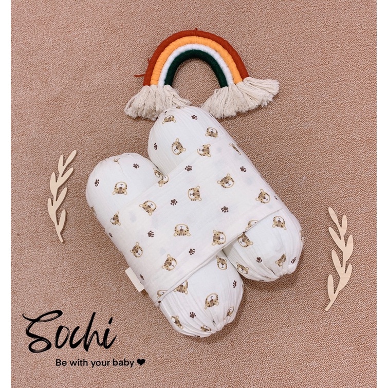 Gối chặn bụng vải xô muslin ruột bông cho bé