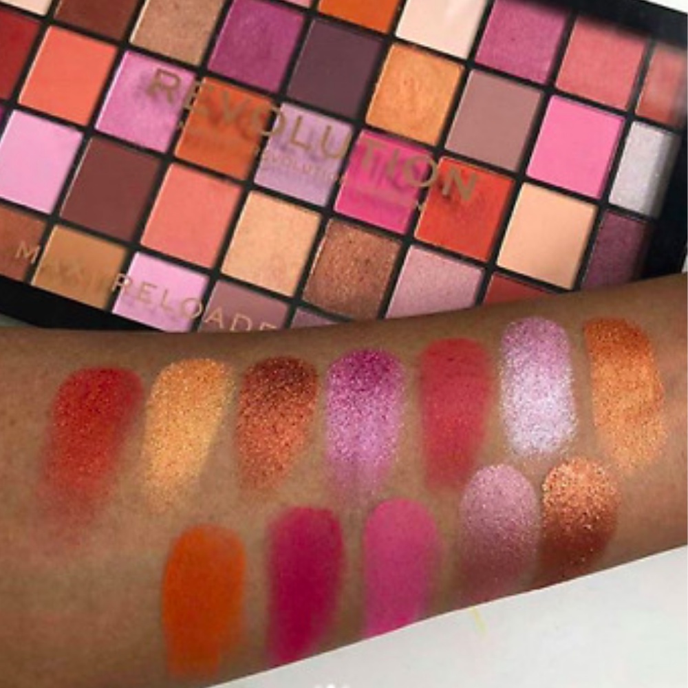 Bảng phấn mắt Makeup Revolution Maxi Reloaded Palette Big Big Love 45 ô màu trang điểm bền màu lâu trôi (45g)