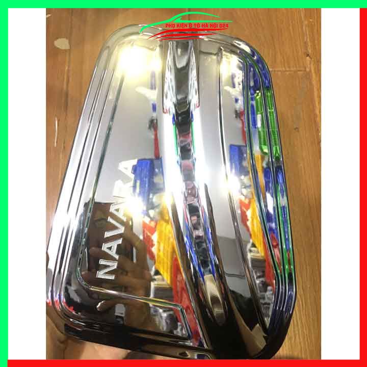 Ốp nắp xăng Navara 2022-2023 mạ crom bảo vệ chống trầy trang trí ô tô