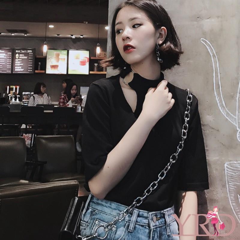 Áo tay ngắn thiết kế khoét cổ quyến rũ cho nữ | BigBuy360 - bigbuy360.vn