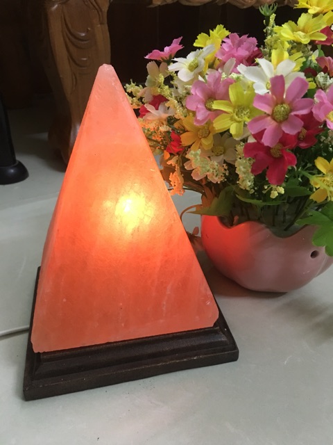 Đèn Đá Muối Chế Tác Kim Tự Tháp - Đèn Phong Thuỷ Thu Hút Tài Lộc!