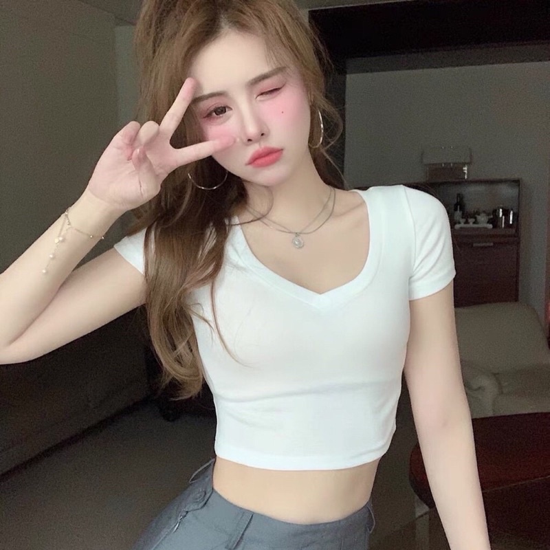 Áo kiểu tay ngắn croptop cổ tim | BigBuy360 - bigbuy360.vn