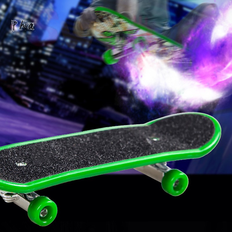 Creative Fingerboard Mini Alloy Finger Skateboard Novelty Toys Sets Professional Tools Graffiti Finger Skateboard