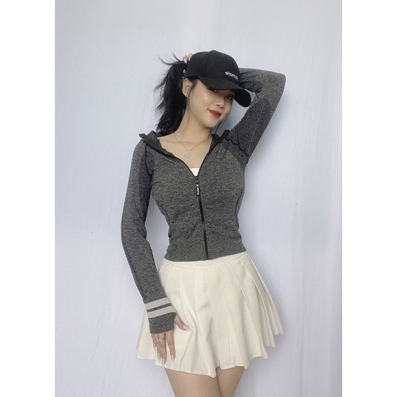 Khoác croptop quảng châu có túi và nón mẫu mới nhất