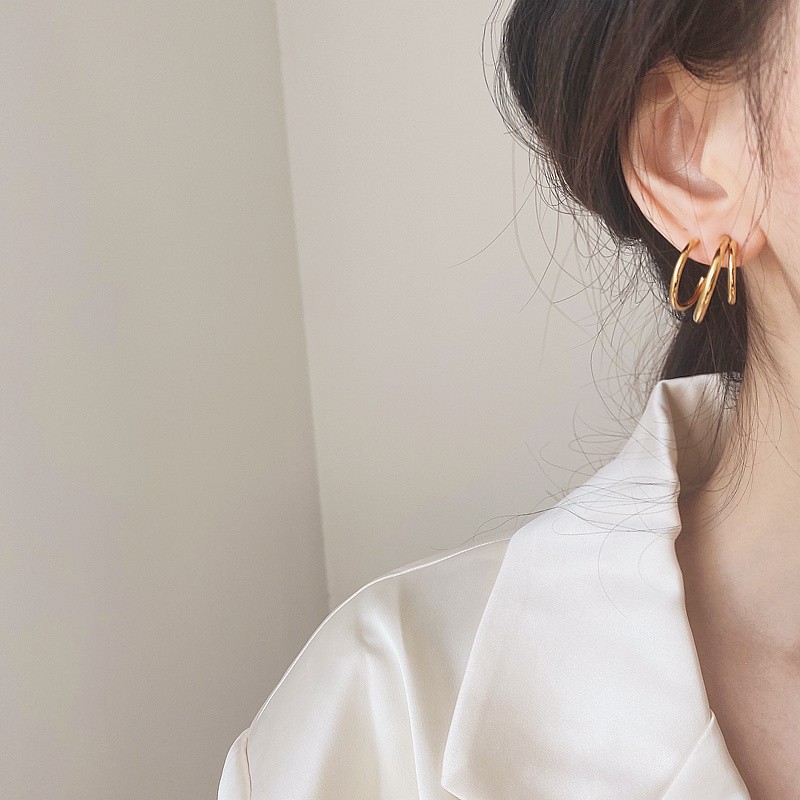 Bông tai titan 3 vòng xinh không gỉ WE200202