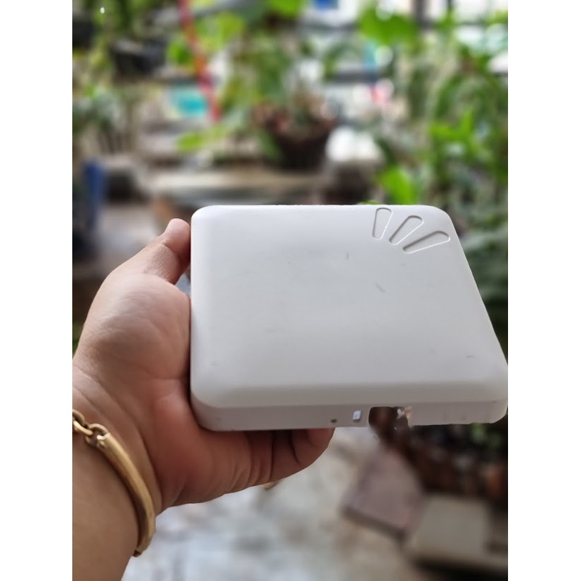 Thiết bị phát sóng wifi Ruckus R300