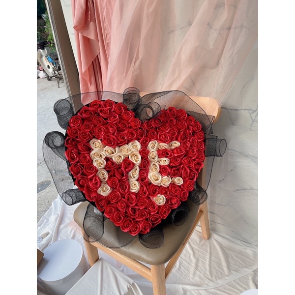 Bó hoa sáp 100 bông ghép chữ mẹ theo yêu cầu