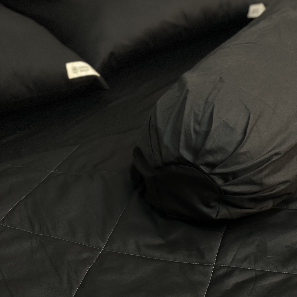 01 Vỏ Gối Ôm Dikha Decor Cotton Satin Hàn Quốc Màu Đen