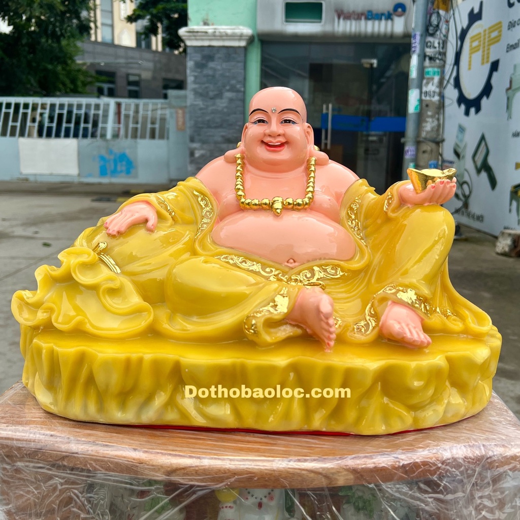 Tượng phật di lặc cầm thỏi vàng bằng đá Việt Nam ngang 40cm – Vàng