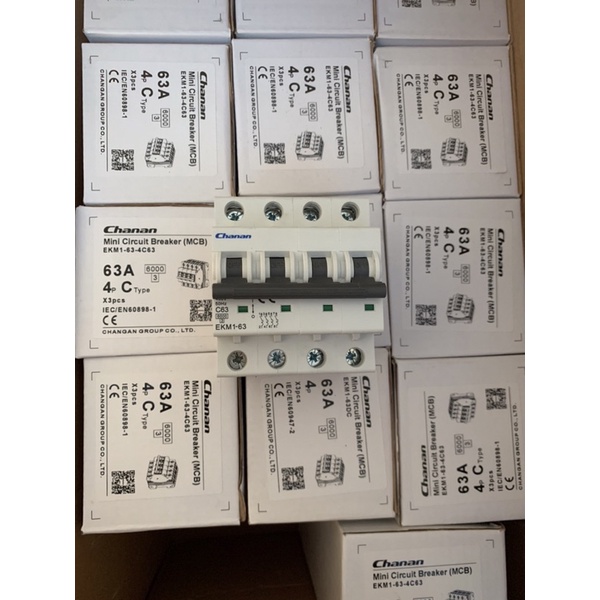 Aptomat 4 Pha 63A MCB 4P 63A