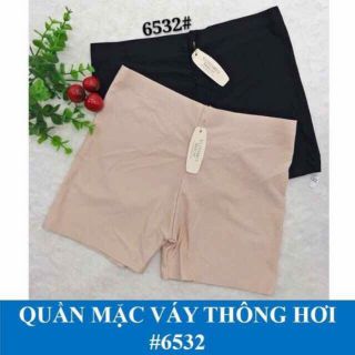 Quần đúc su thông hơi mặc trong váy