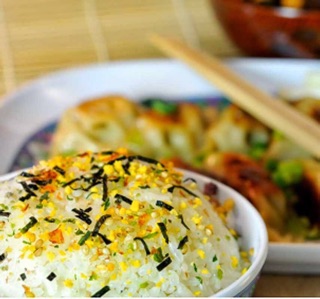 Gia vị rắc cơm cho bé