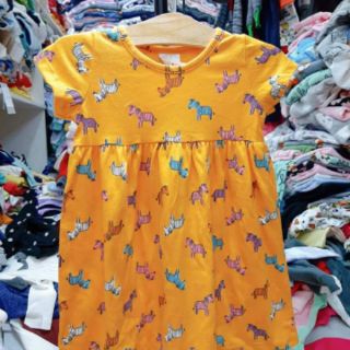Đầm thun H&M kèm chip
