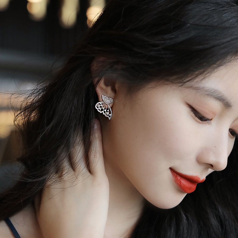 Bông Tai Hình Bướm Đính Ngọc Trai Phong Cách Hàn Quốc
