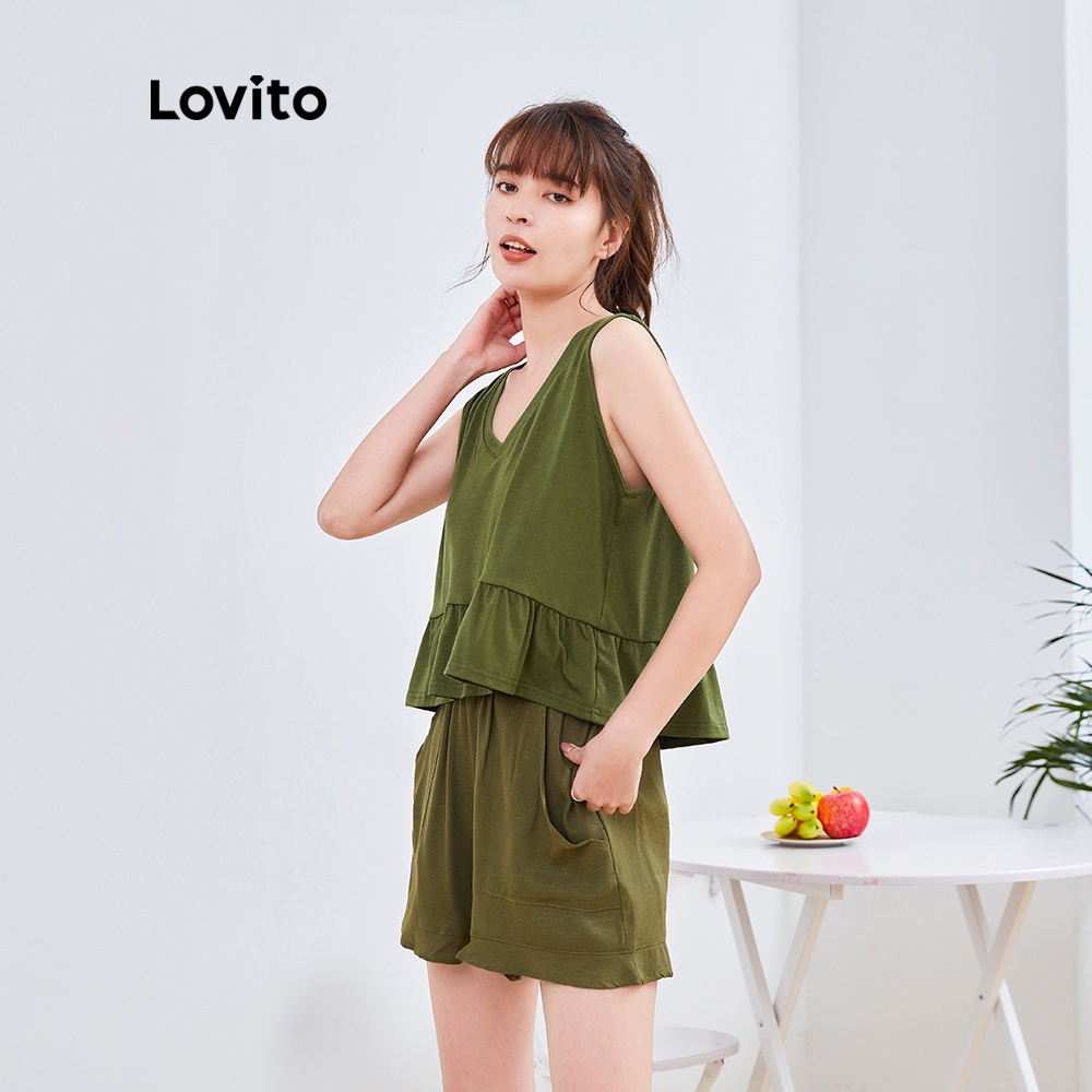 Áo Lovito màu trơn nhún bèo dáng rộng cổ chữ V thời thượng L03024 (xanh lá)